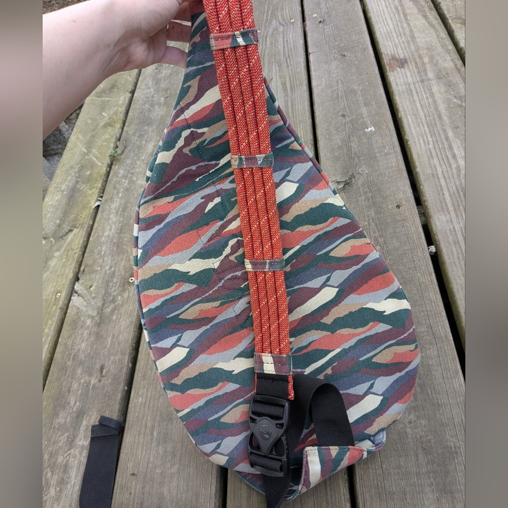 Kavu Slingback Rope Bag in Rolling Hills Print - Picture 3 of 6
